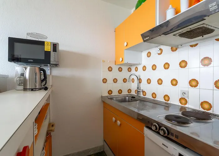 Avec Balcon, Parking Prive, Acces Direct Plage, Proche Centre - Fr-1-319-44 شقة *