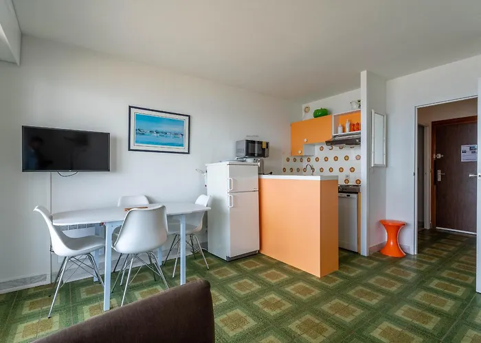 Avec Balcon, Parking Prive, Acces Direct Plage, Proche Centre - Fr-1-319-44 Apartamento